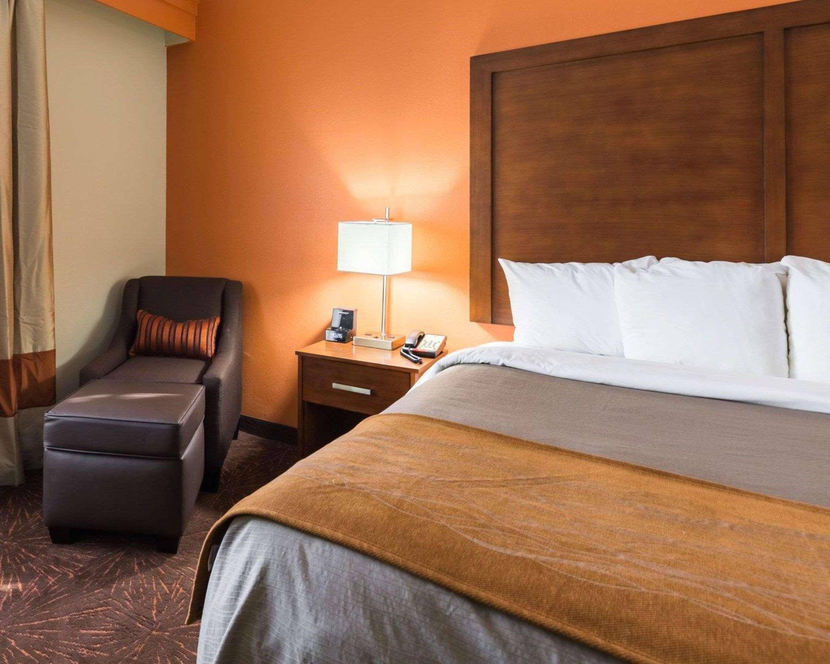 Econo Lodge Inn & Suites East Houston I-10 Buitenkant foto