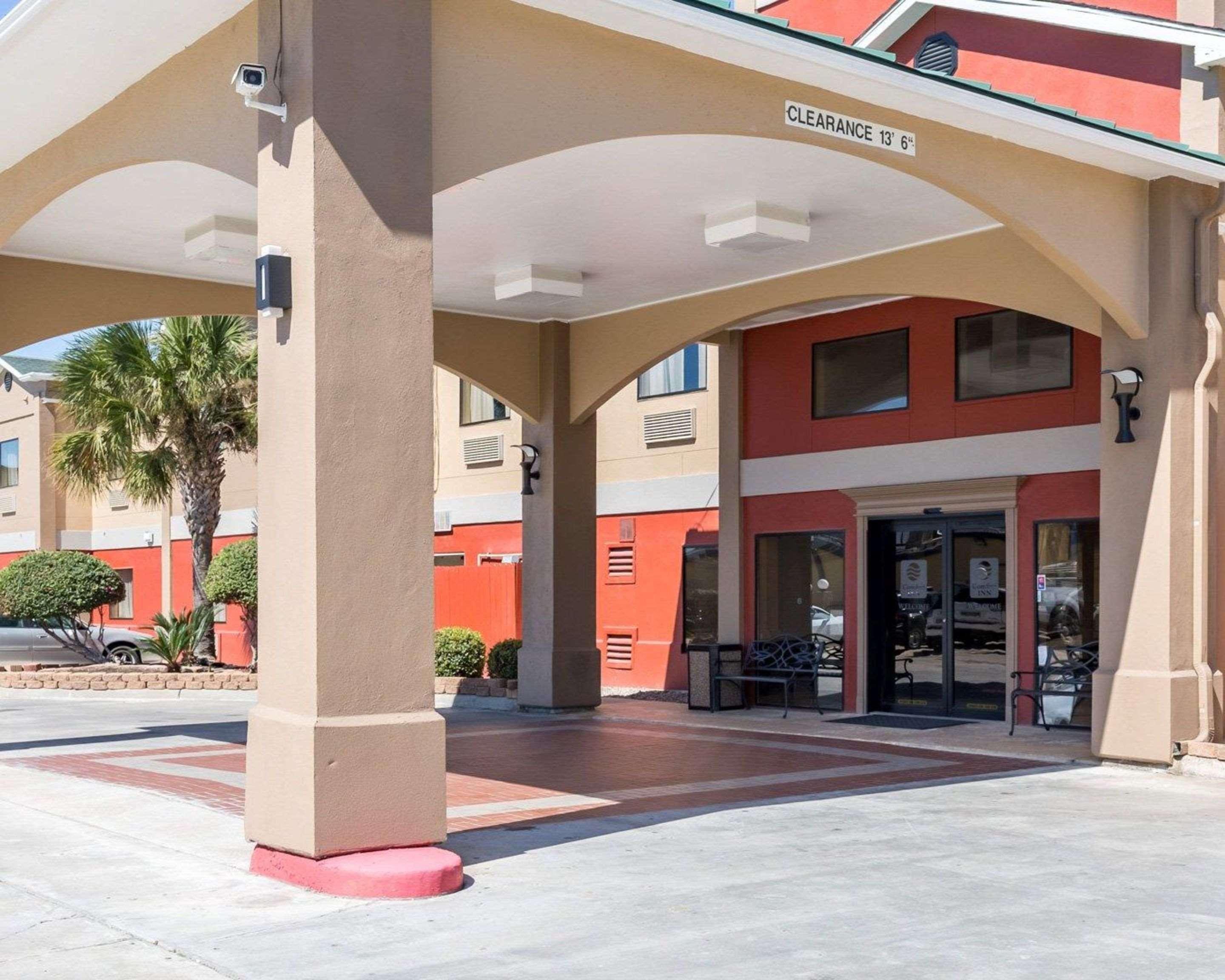 Econo Lodge Inn & Suites East Houston I-10 Buitenkant foto