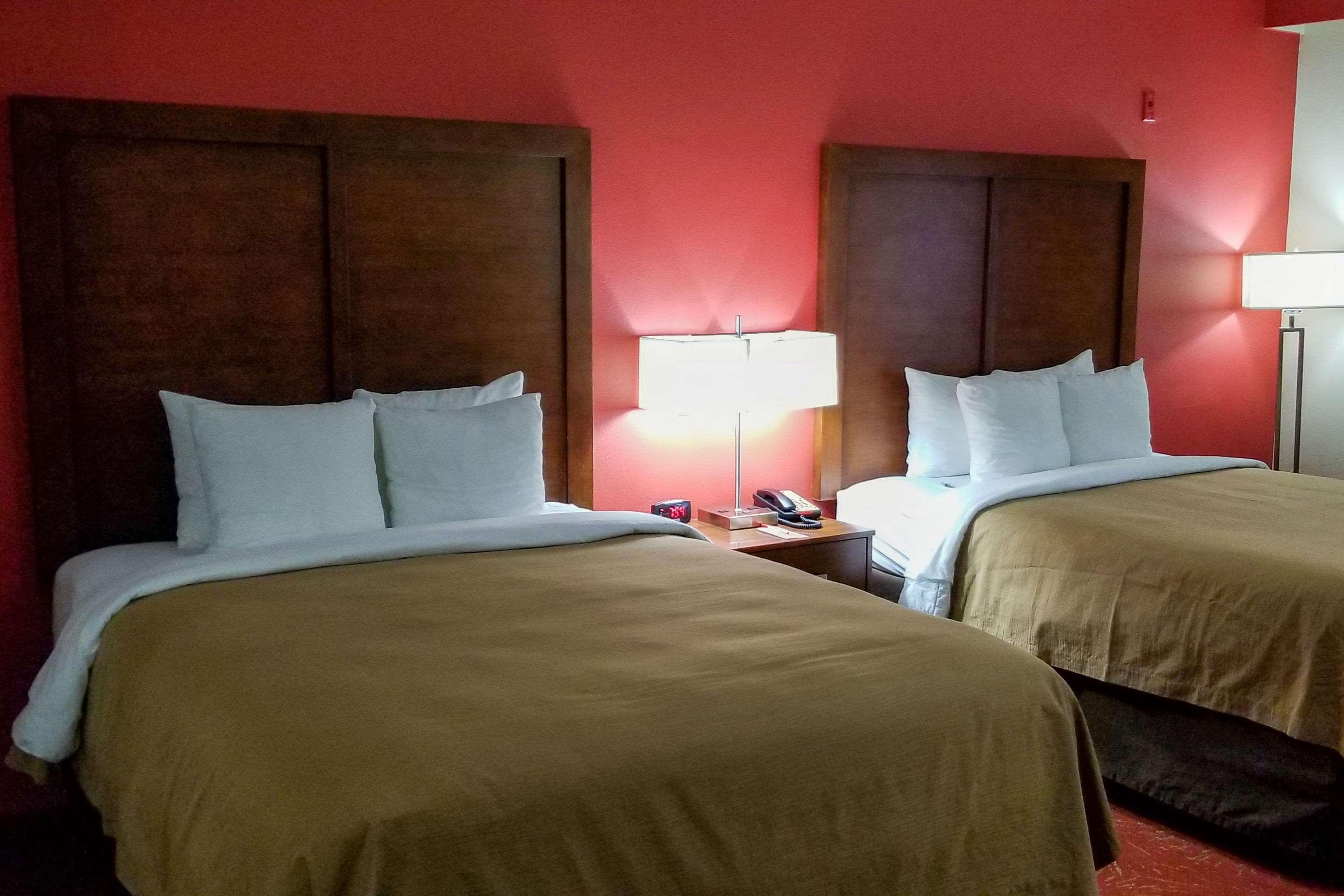 Econo Lodge Inn & Suites East Houston I-10 Buitenkant foto